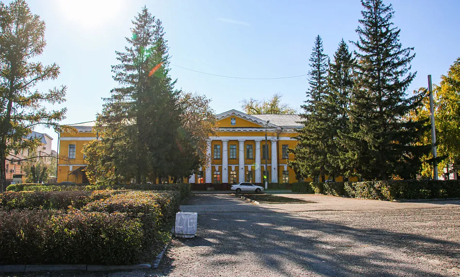 Демидовская площадь